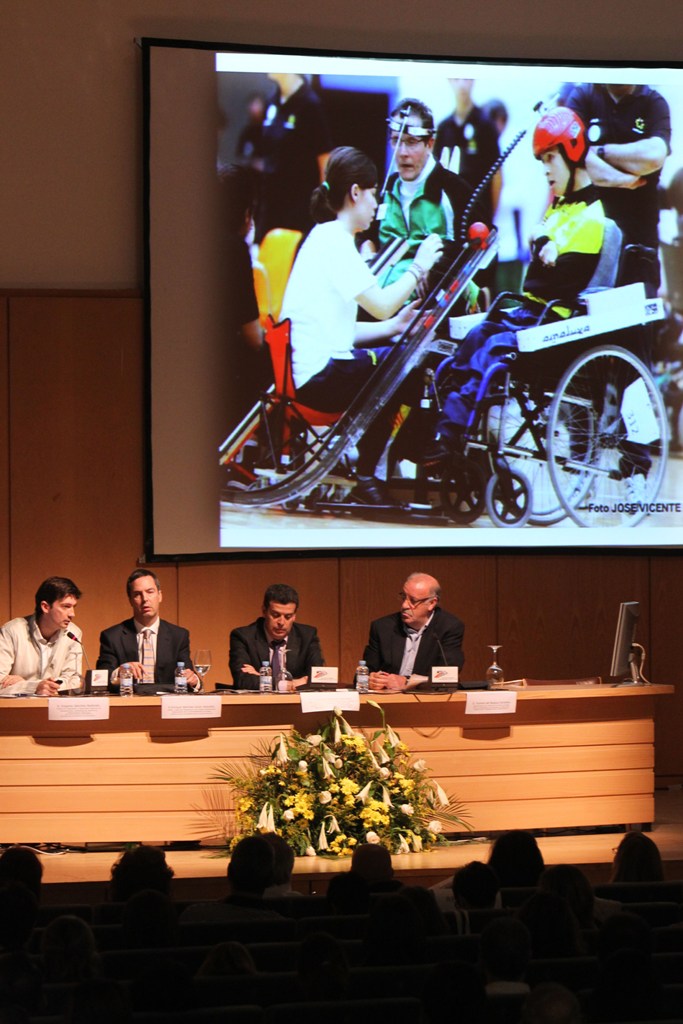 Eugenio Sánchez Redondo en su exposición sobre el Proyecto AVIVA